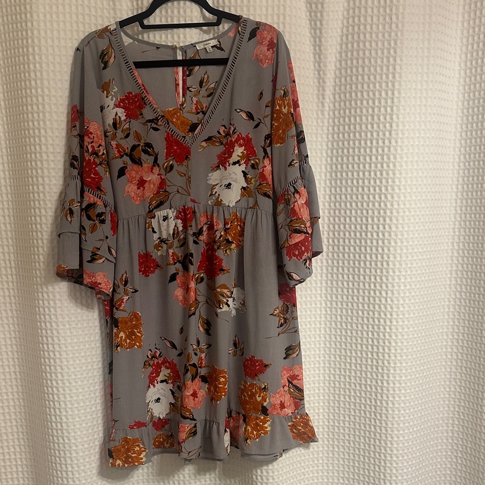 JODIFL Floral Midi Dress in Gray and Red